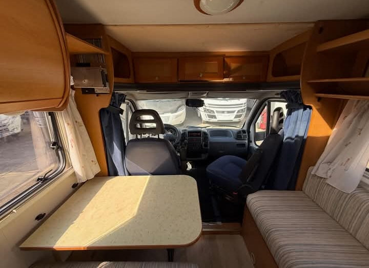 Ci International riviera 55p anno 2003 km 130000.         Prezzo 14.900