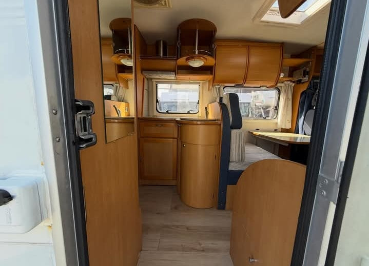 Ci International riviera 55p anno 2003 km 130000.         Prezzo 14.900