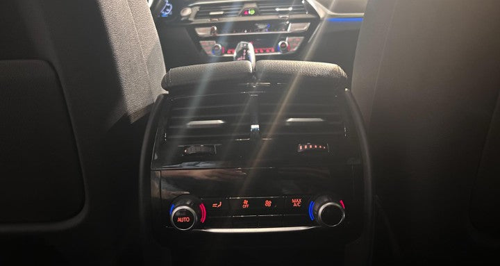 Bmw 530e Touring Luxury auto Sequential PHEV Petrol.             184cv