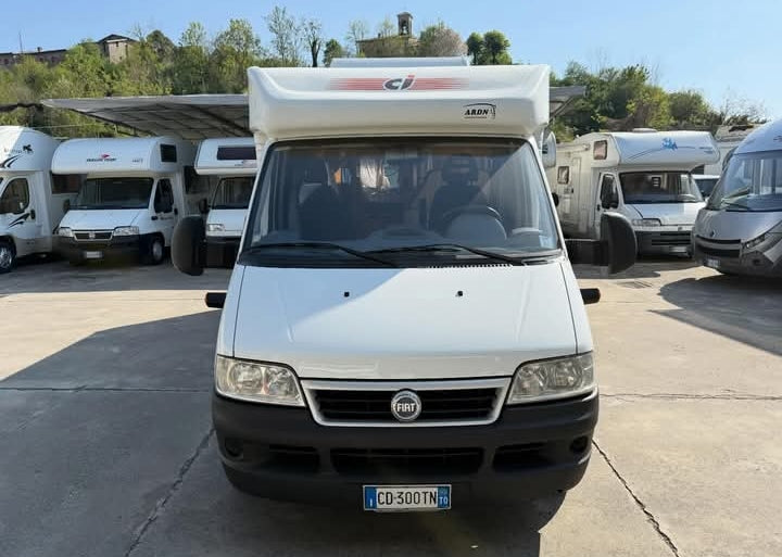Ci International riviera 55p anno 2003 km 130000.         Prezzo 14.900