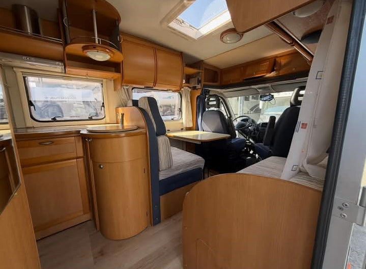 Ci International riviera 55p anno 2003 km 130000.         Prezzo 14.900
